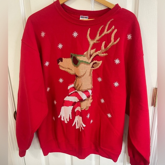 Red Christmas Reindeer Sweatshirt Unisex Size Extra Large Gildan Heavy Blend - Picture 1 of 4
